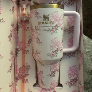 Stanley x Love Shack Fancy Rosa Beaux Pink 40oz